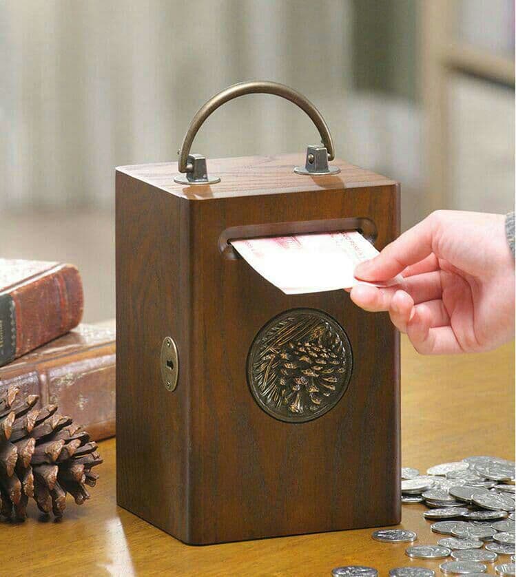 貯金箱 木の実のモチーフ 鍵付き 木製 レトロ ナチュラル雑貨z