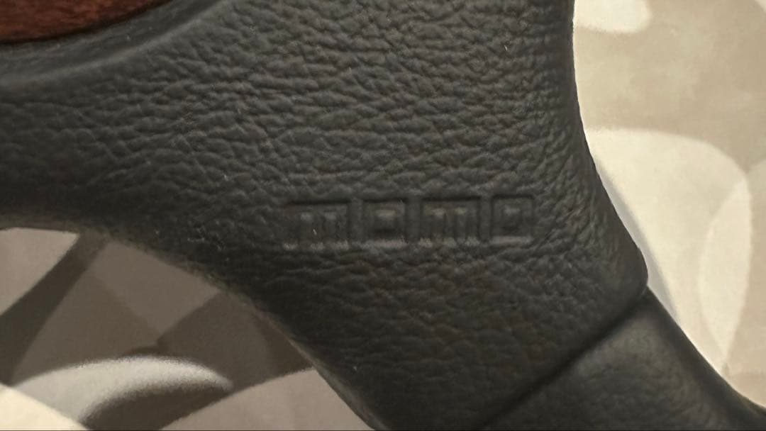 MOMO ウッドステアリング