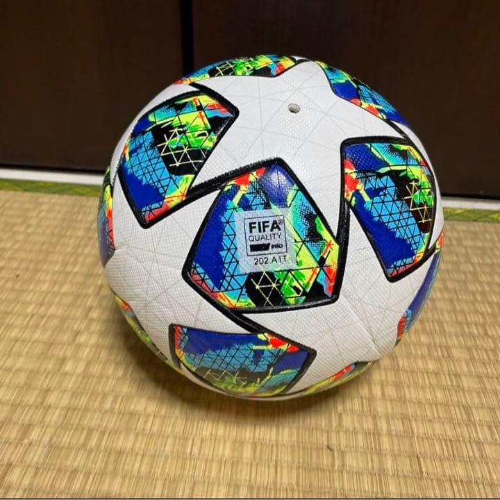 サッカーボール Champions League 19-20