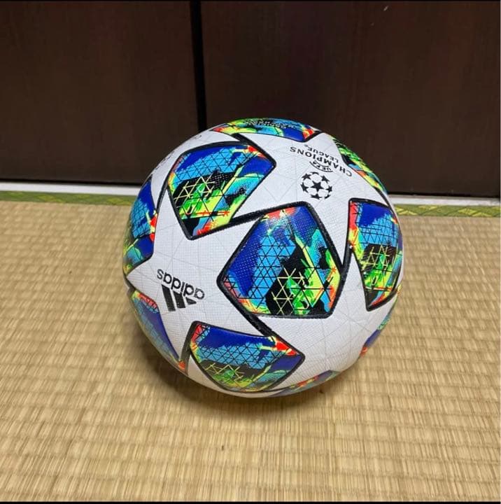 サッカーボール Champions League 19-20