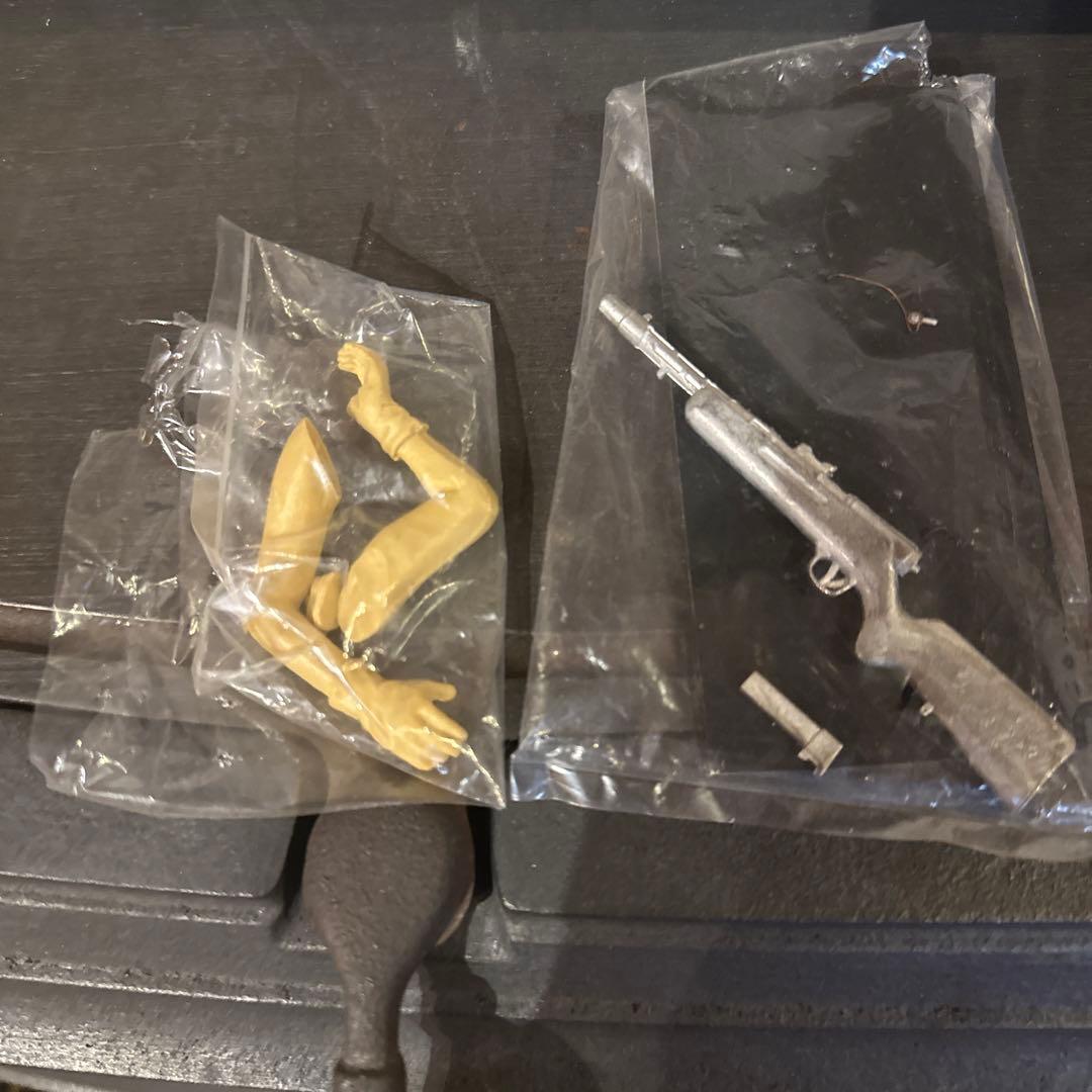 鳥山明サイン入りLISA AND PZB-39 プラモデル - メルカリ