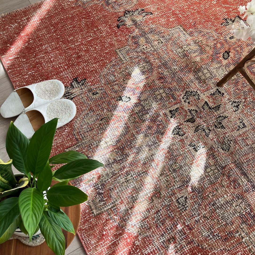 シャビーレッドコーラル116×174ブラック メダリオン トルコ