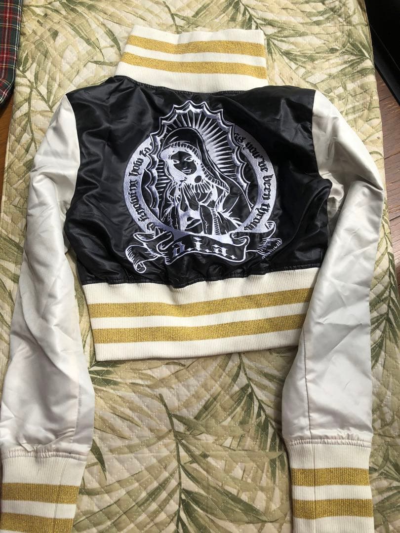 d.i.aダイヤ　新品マリア様刺繍スカジャン