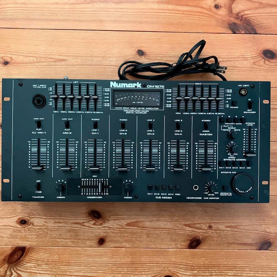 Numark DM1675 高性能4ch サンプラー搭載 DJミキサー - メルカリ