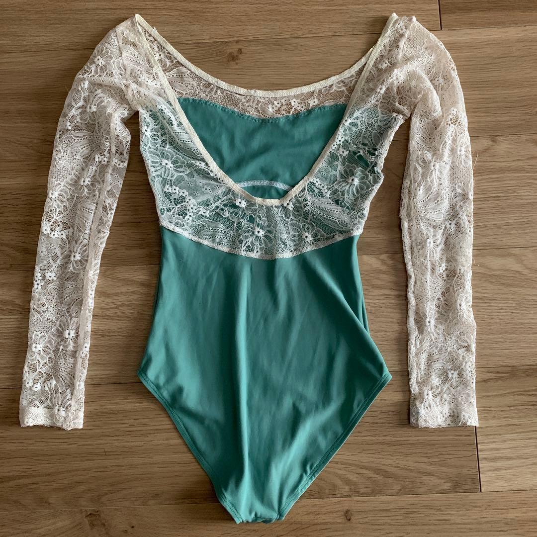 DellaLoMILANO デラロミラノ　M 緑とアイボリーのバレエレオタード