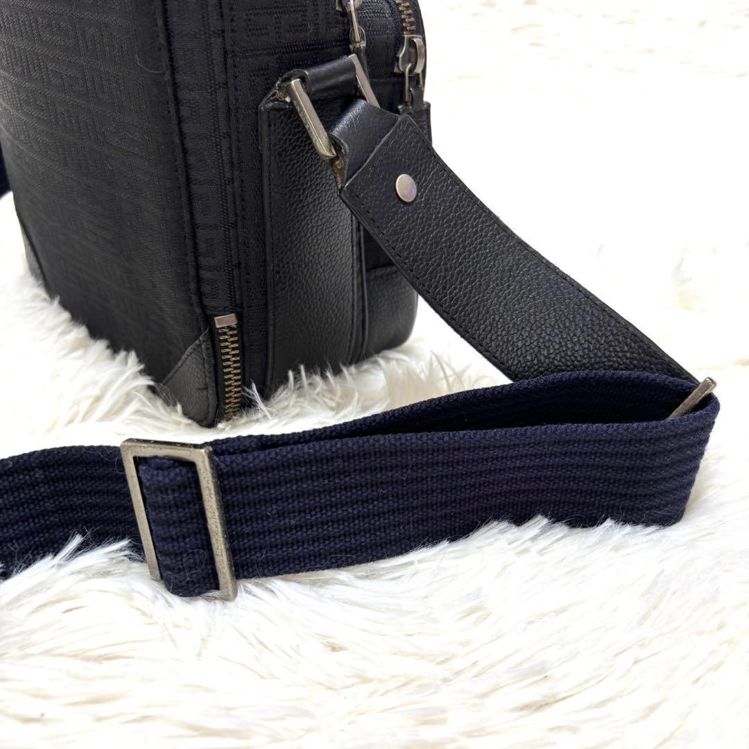 【美品】GIVENCHY メンズ ショルダーバッグ 4Gロゴ ブラック
