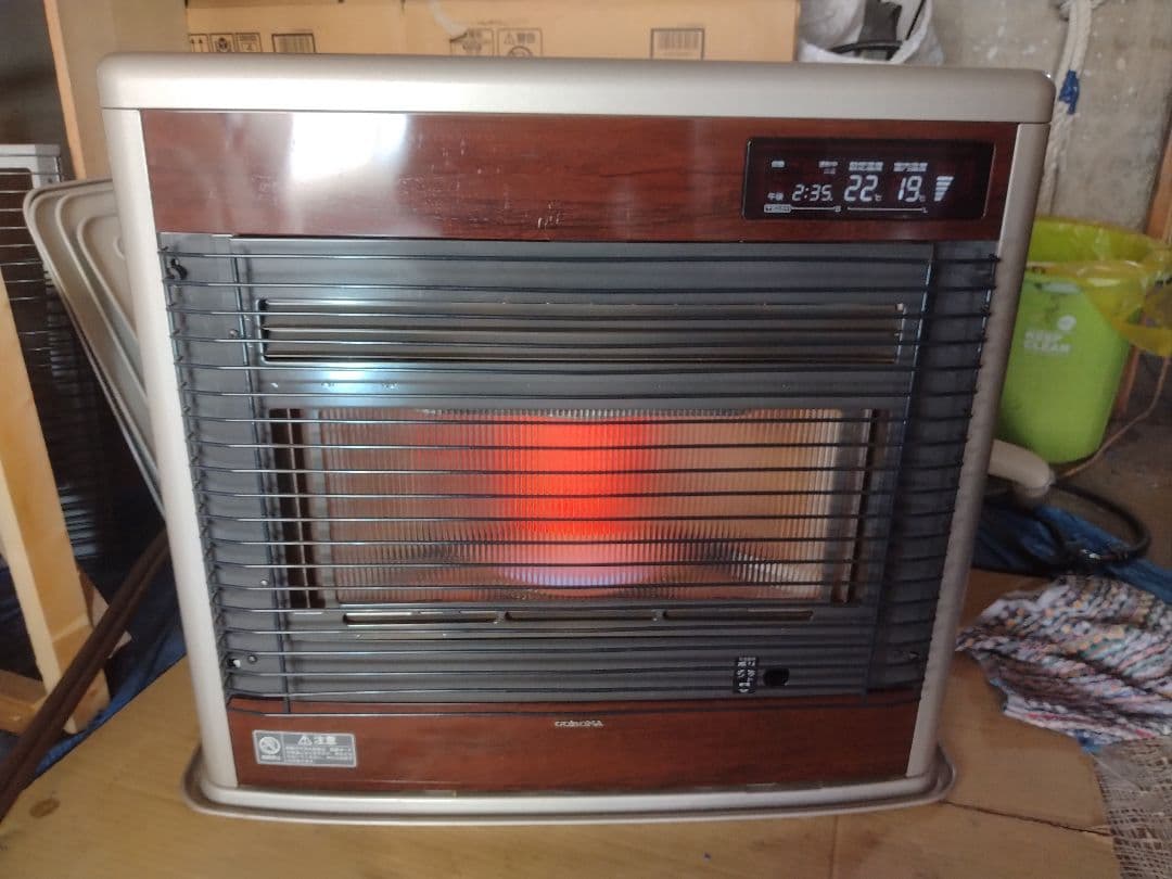 札幌市内受渡し限定❗️コロナ薄型FFストーブ❗️スペースネオ床暖