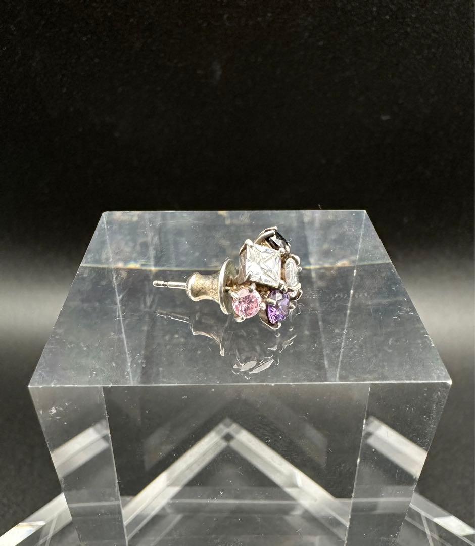 janji ストーンピアス　カラフル　赤西