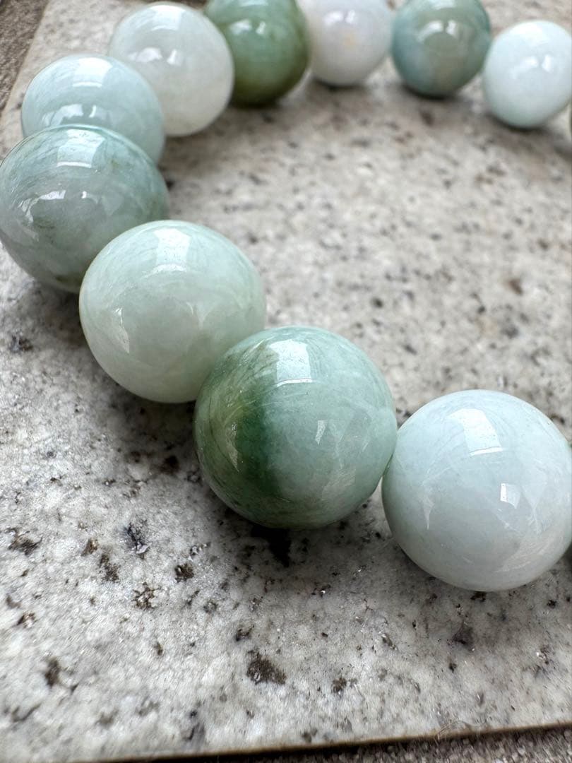 最高級糸魚川翡翠　約13mm