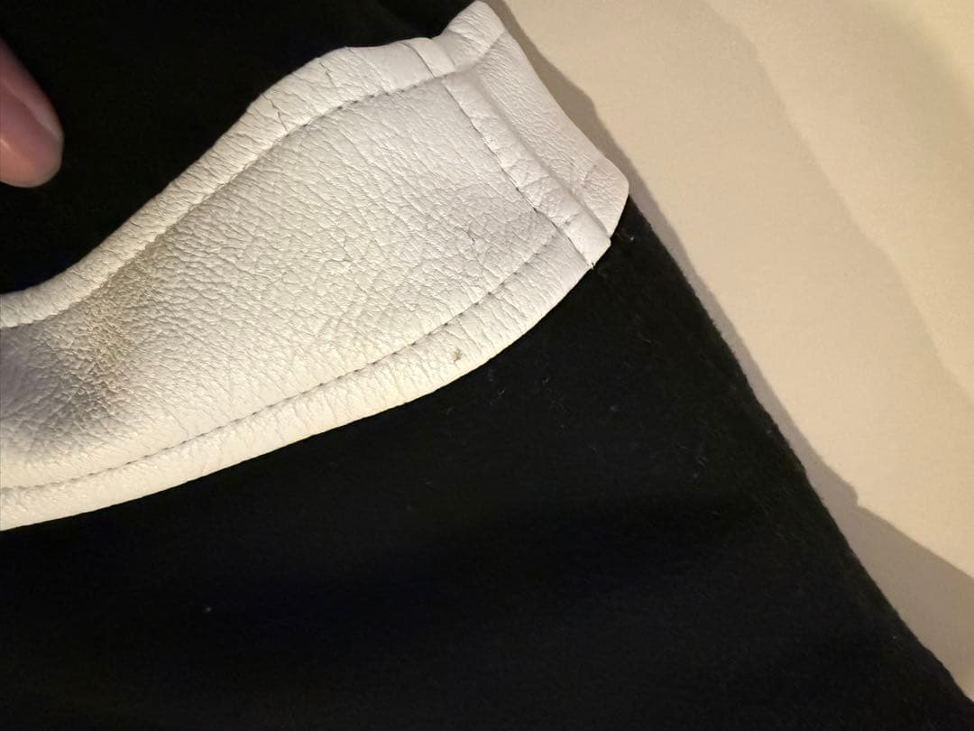 A|X ARMANI EXCHANGE ブラック スタジャン Mサイズ