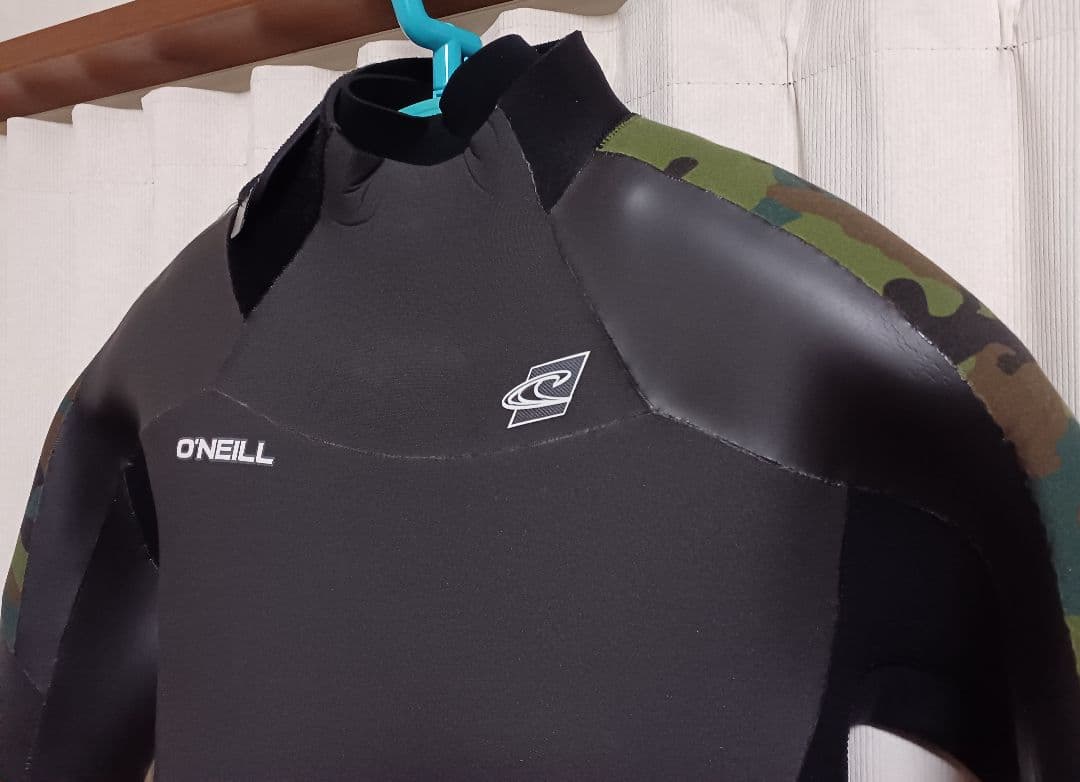 O'Neill　オニール　セミドライ ウェットスーツ　5×3mm　迷彩柄　M