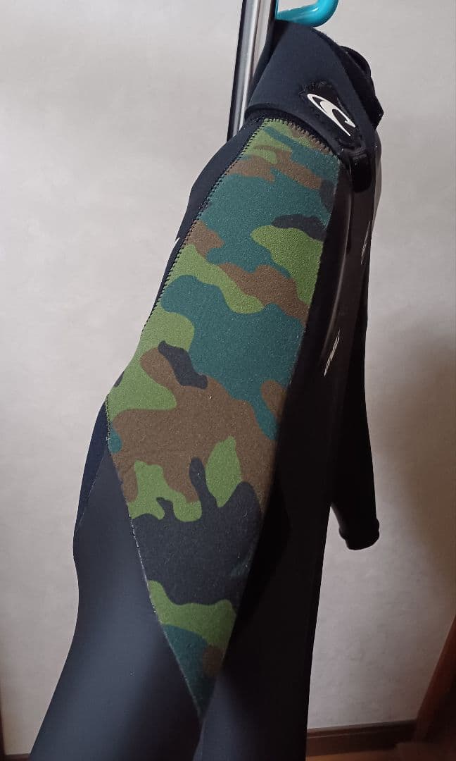 O'Neill　オニール　セミドライ ウェットスーツ　5×3mm　迷彩柄　M