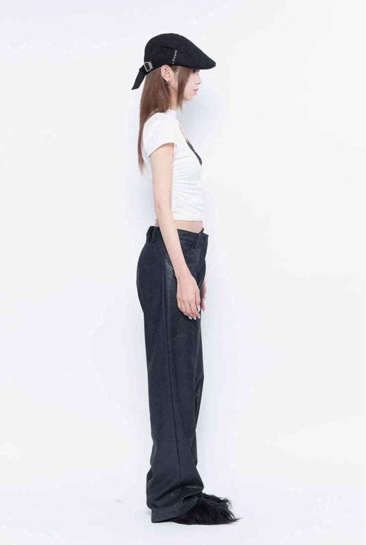 【ning】THEREDTHREAD レザーバタフライパンツ