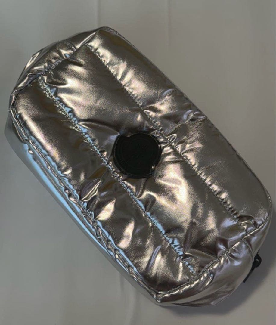 モンクレールパルファムセットの香水付属ポーチ ポーチのみ シルバー