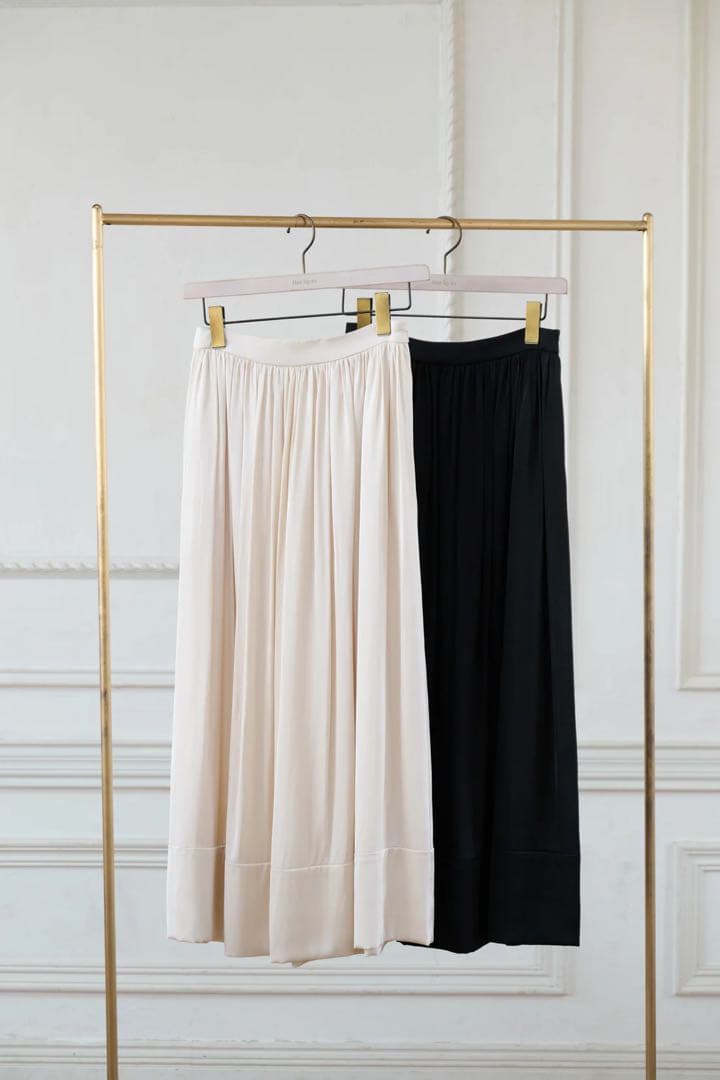 【土日限定セール】herlipto Satin Gathered Long