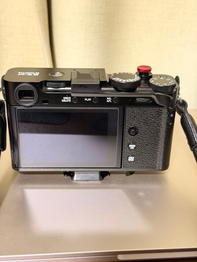 富士フイルム X-E5