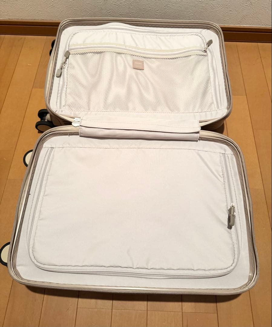 イノベータ　Innovator スーツケース　キャリーケース　カフェラテ　38L