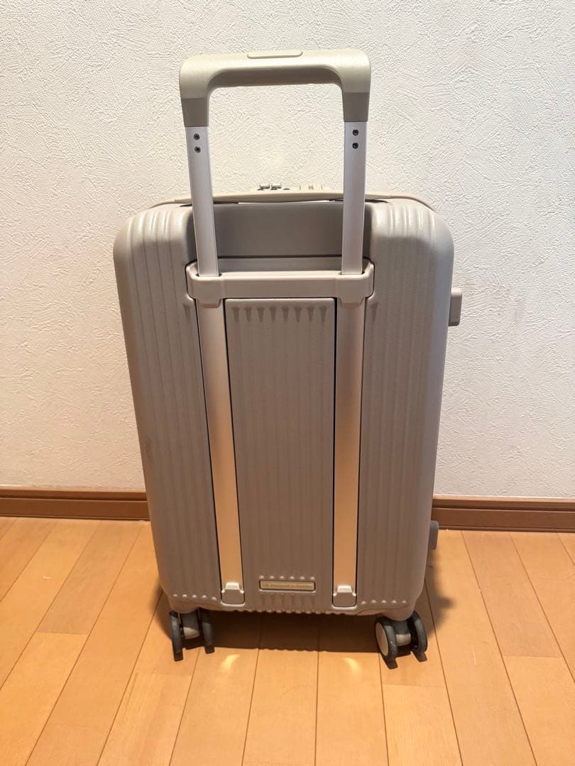 イノベータ　Innovator スーツケース　キャリーケース　カフェラテ　38L