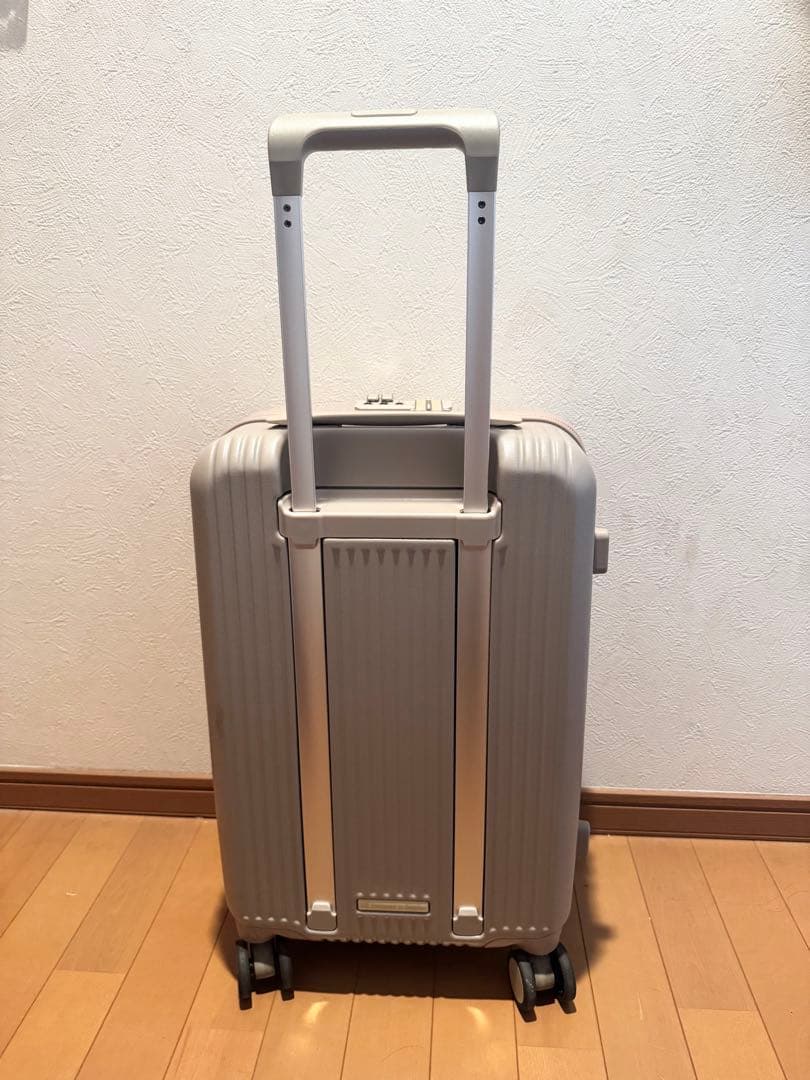 イノベータ　Innovator スーツケース　キャリーケース　カフェラテ　38L