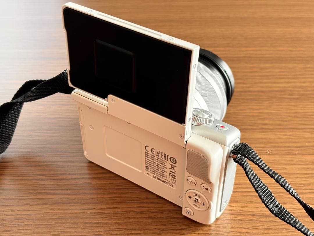 Canon ミラーレス一眼カメラ EOS M100