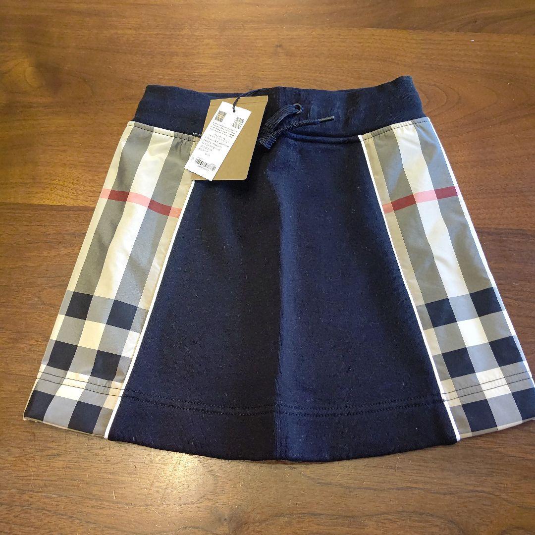 Burberry ブラック スカート 4Y