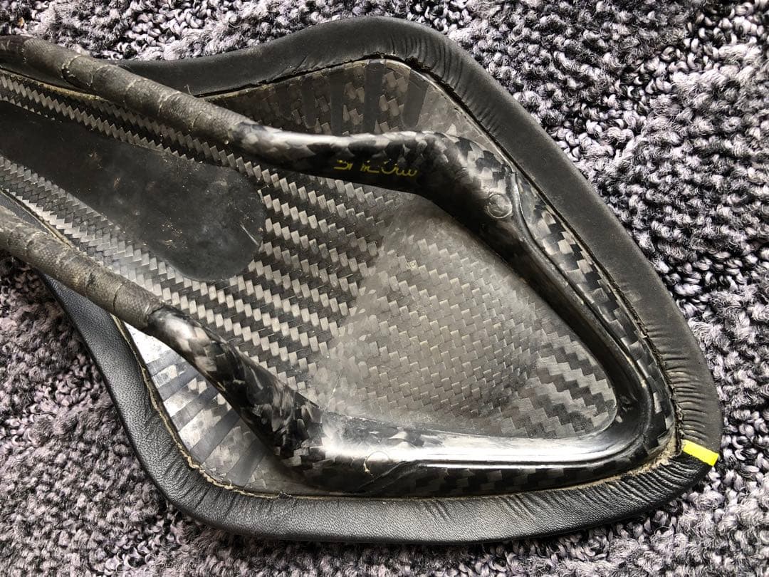 FIZIK Arione 00 サドル ブラック カーボンブレイデッドレール