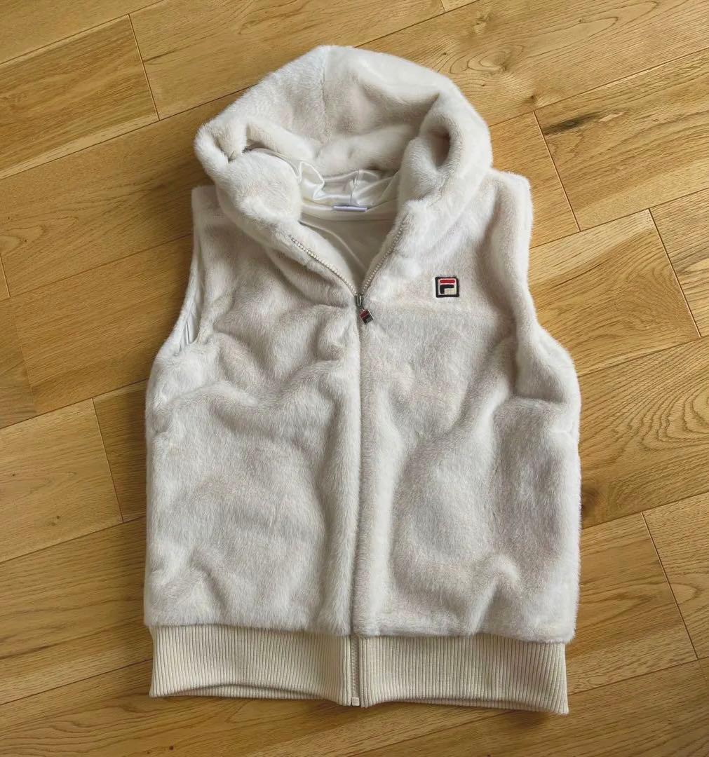 FILA♡【美品】2022FWフェイクファーのフーディベストM 楽天市場