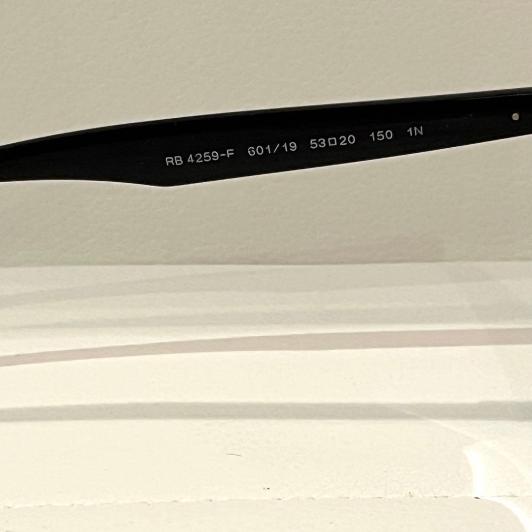 【人気デザイン】レイバン　Rey Ban RB4259-F 601/19