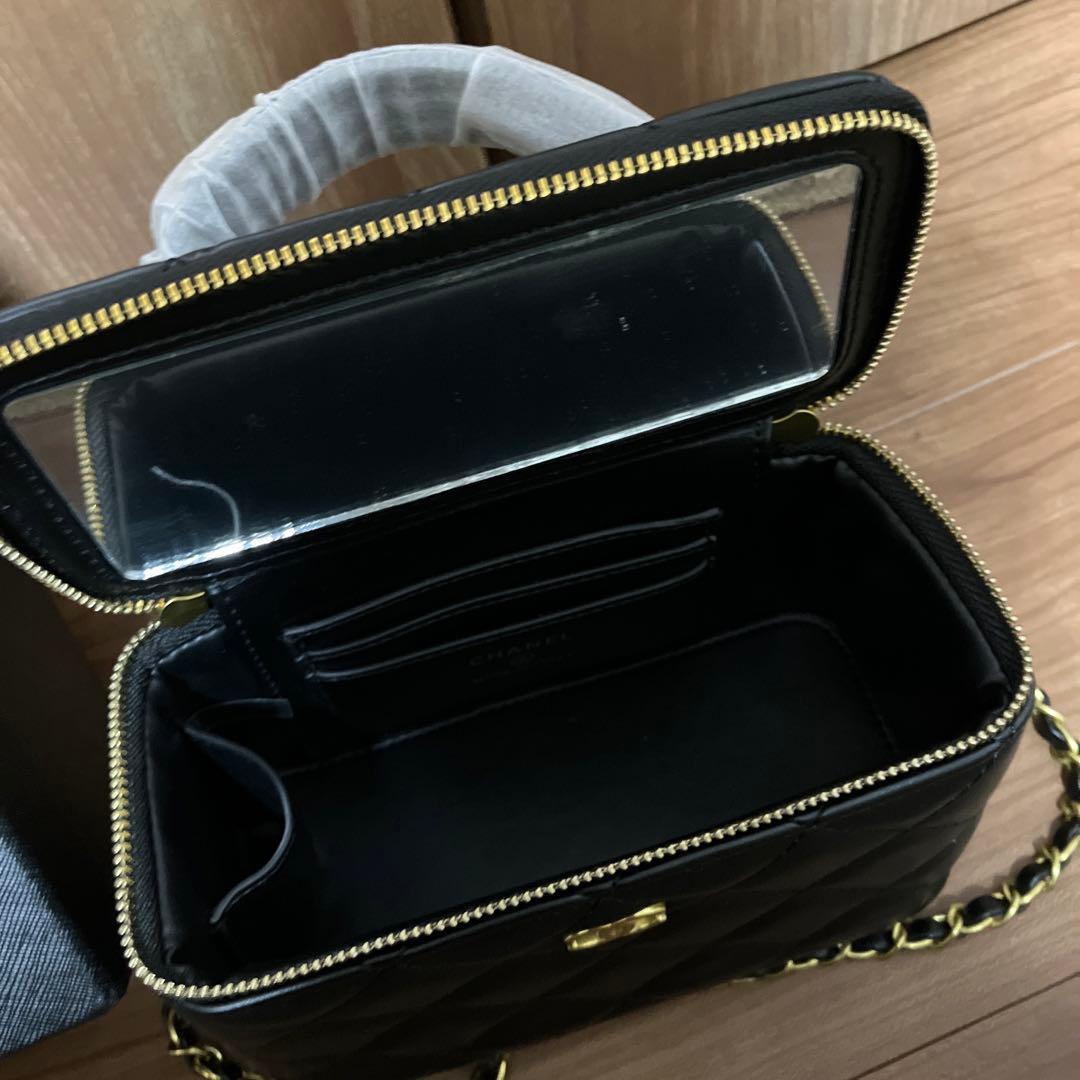 新品☆CHANEL ノベルティ☆ミラー付きキルティングバニティショルダーバッグ