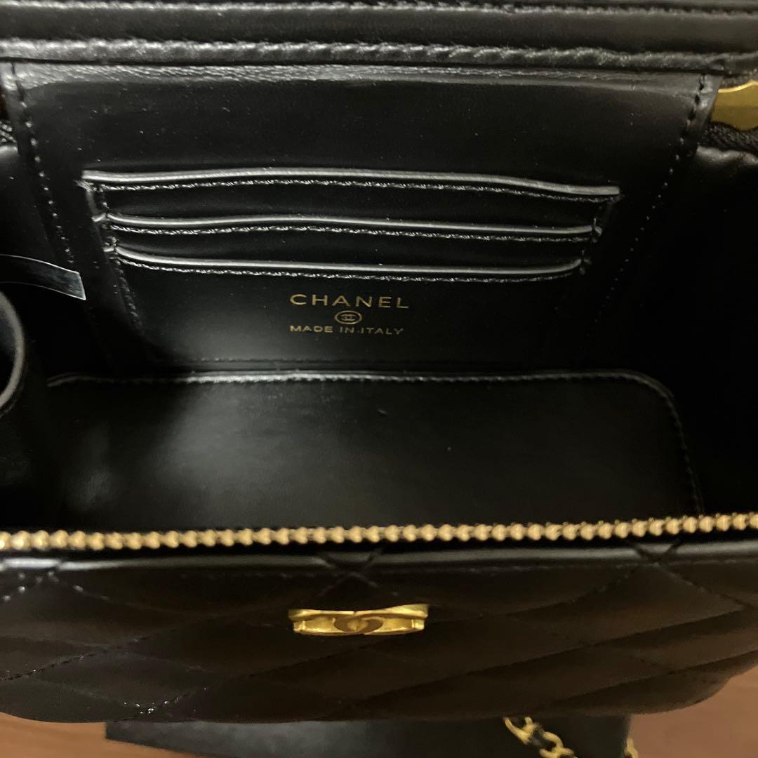 新品☆CHANEL ノベルティ☆ミラー付きキルティングバニティショルダーバッグ