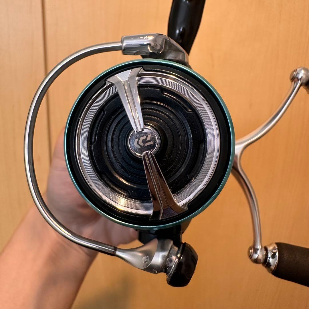 ダイワ　エメラルダス LT2500S-DH リール