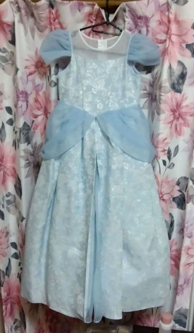 ★美品★ディズニー　シンデレラ　ビビデバビデブティック　130cm