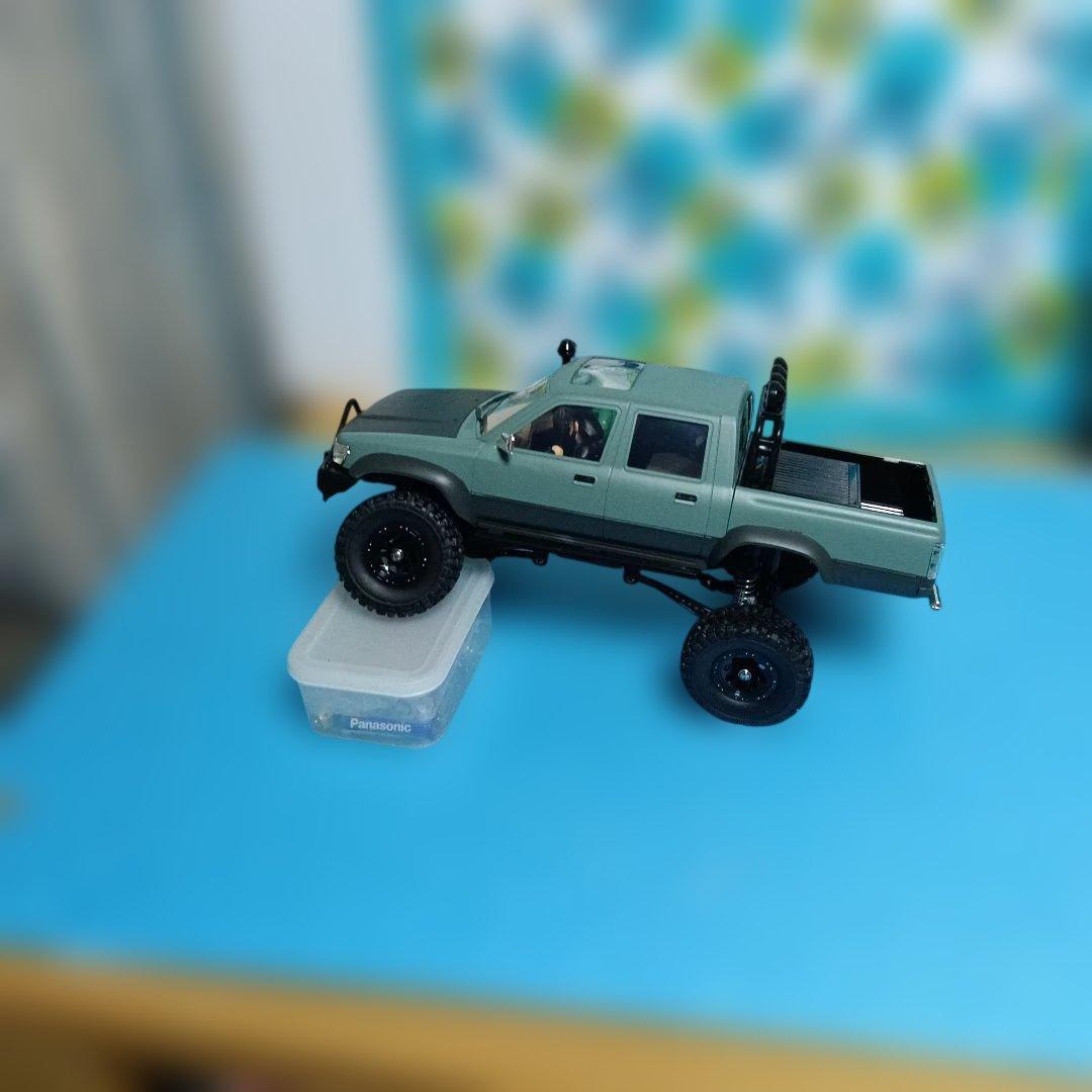 ハイラックスサーフ R／Cカー1:16 塗装済完成品