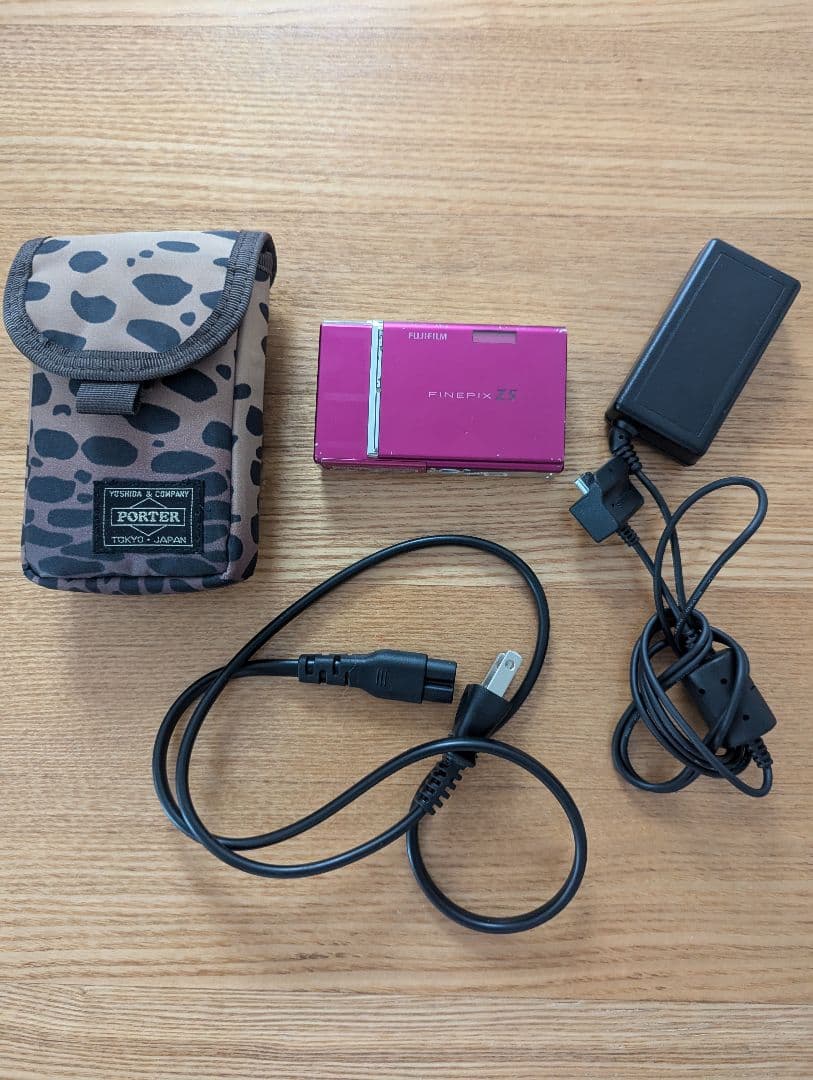Fujifilm FinePix Z5 ピンク デジタルカメラ 充電器・ケース付 - メルカリ