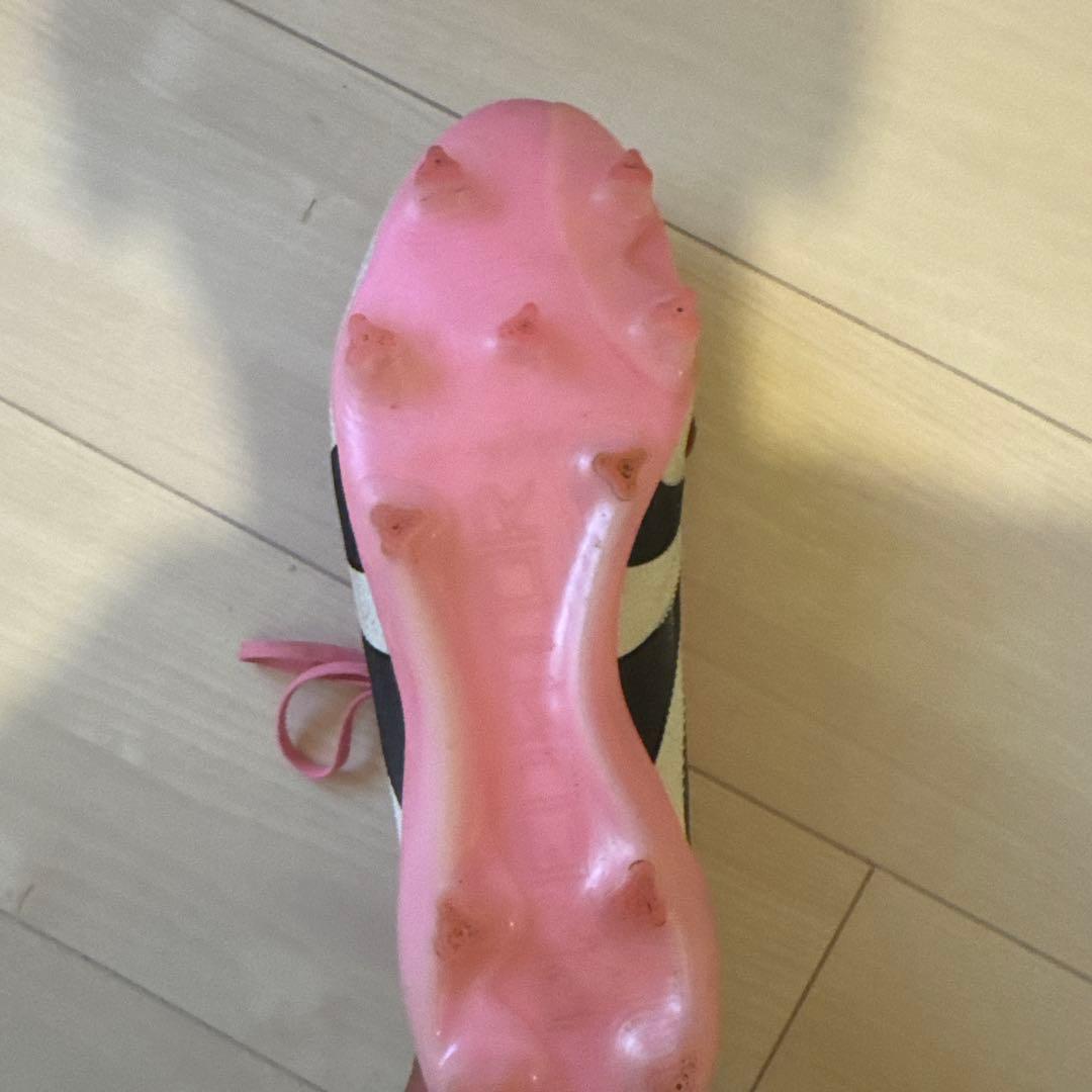 スパイク　サッカー　ベロ付き　ピンク　プレデター