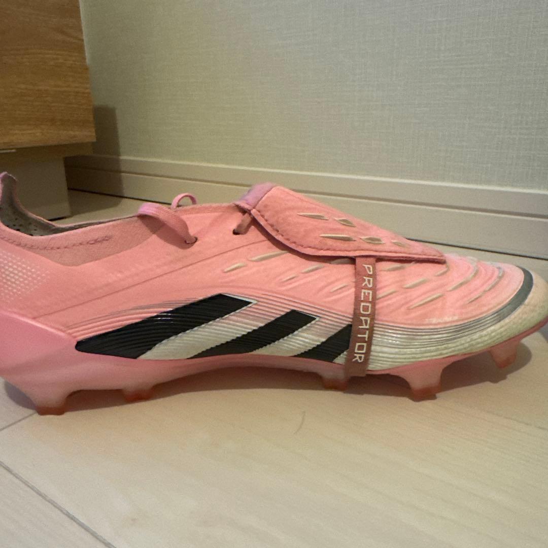 スパイク　サッカー　ベロ付き　ピンク　プレデター
