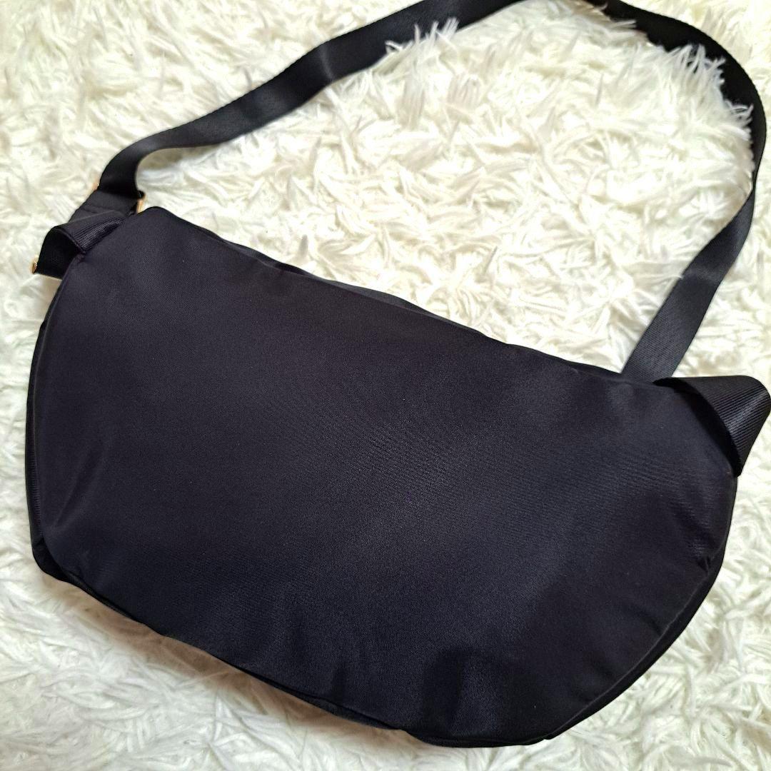 【美品】【TOCCA】撥水RIBBON KNOT ボディバッグ