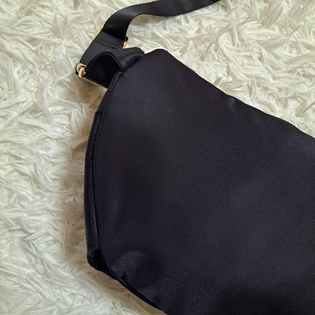 【美品】【TOCCA】撥水RIBBON KNOT ボディバッグ