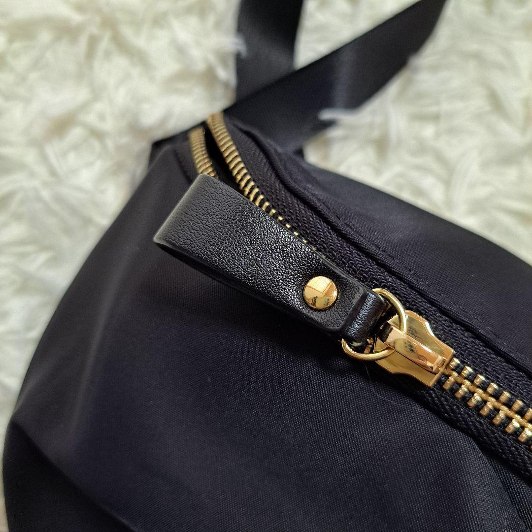 【美品】【TOCCA】撥水RIBBON KNOT ボディバッグ