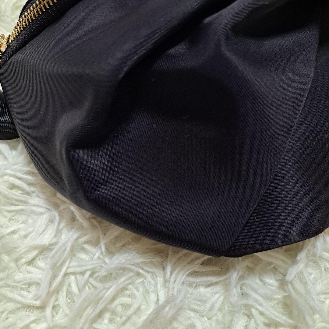 【美品】【TOCCA】撥水RIBBON KNOT ボディバッグ