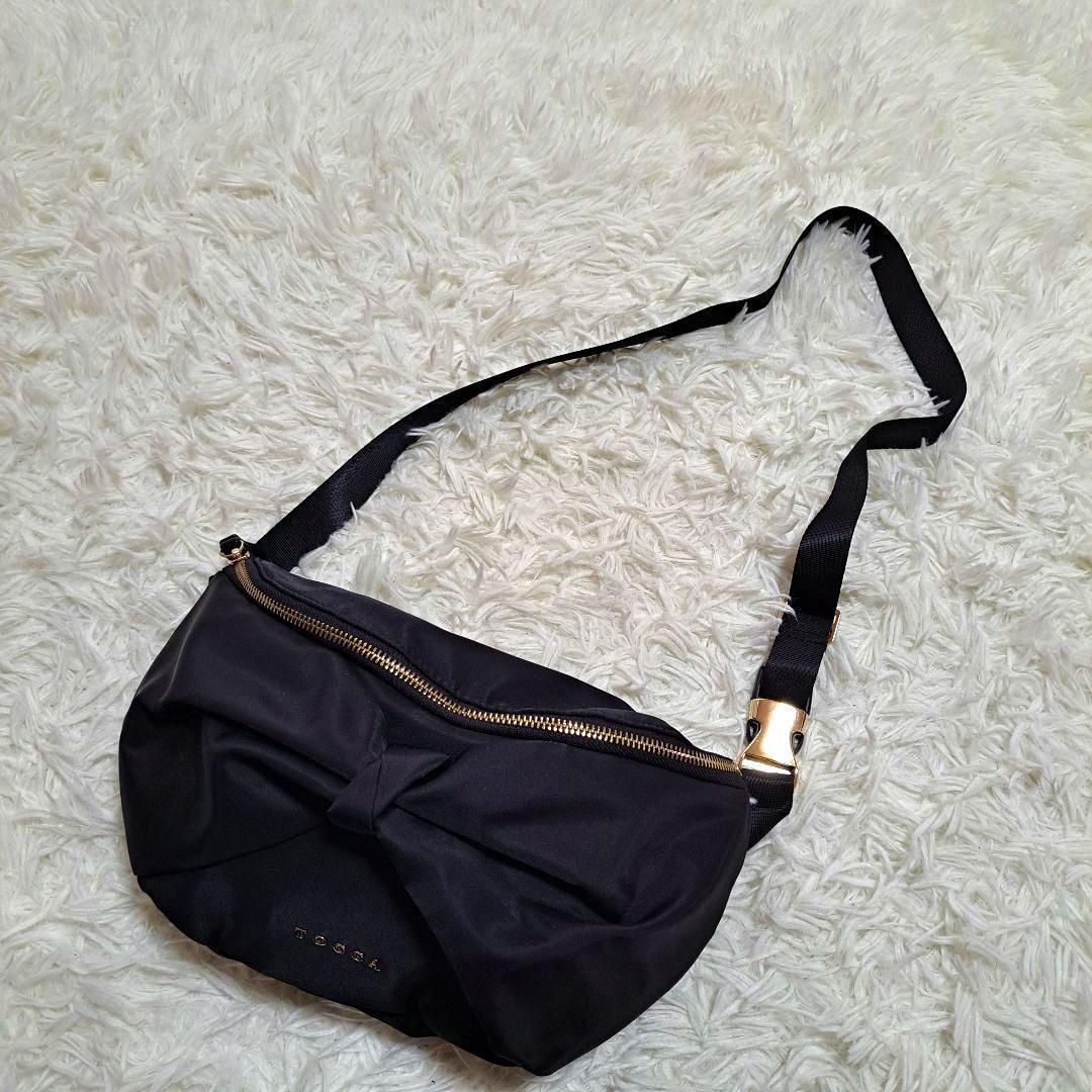 【美品】【TOCCA】撥水RIBBON KNOT ボディバッグ