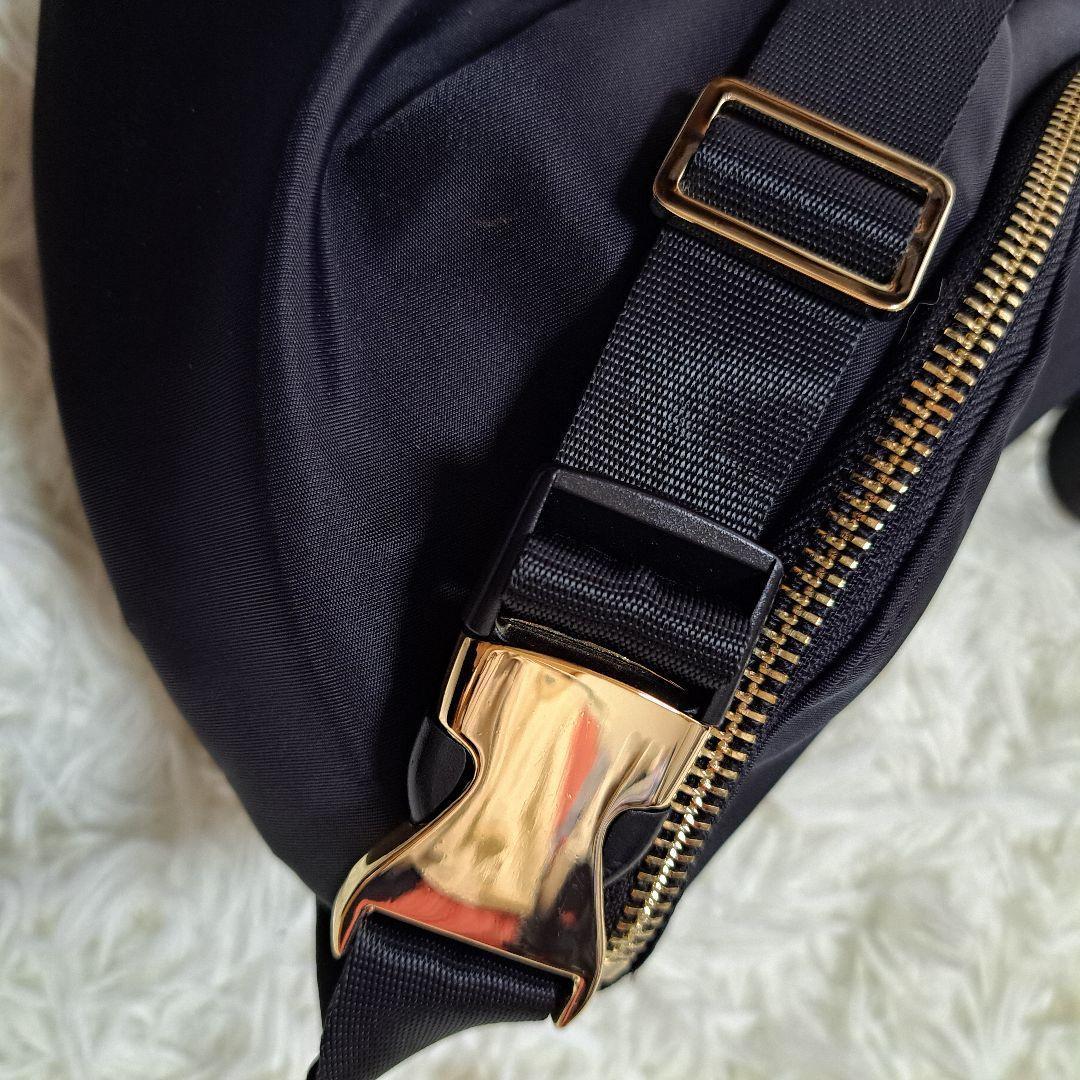 【美品】【TOCCA】撥水RIBBON KNOT ボディバッグ