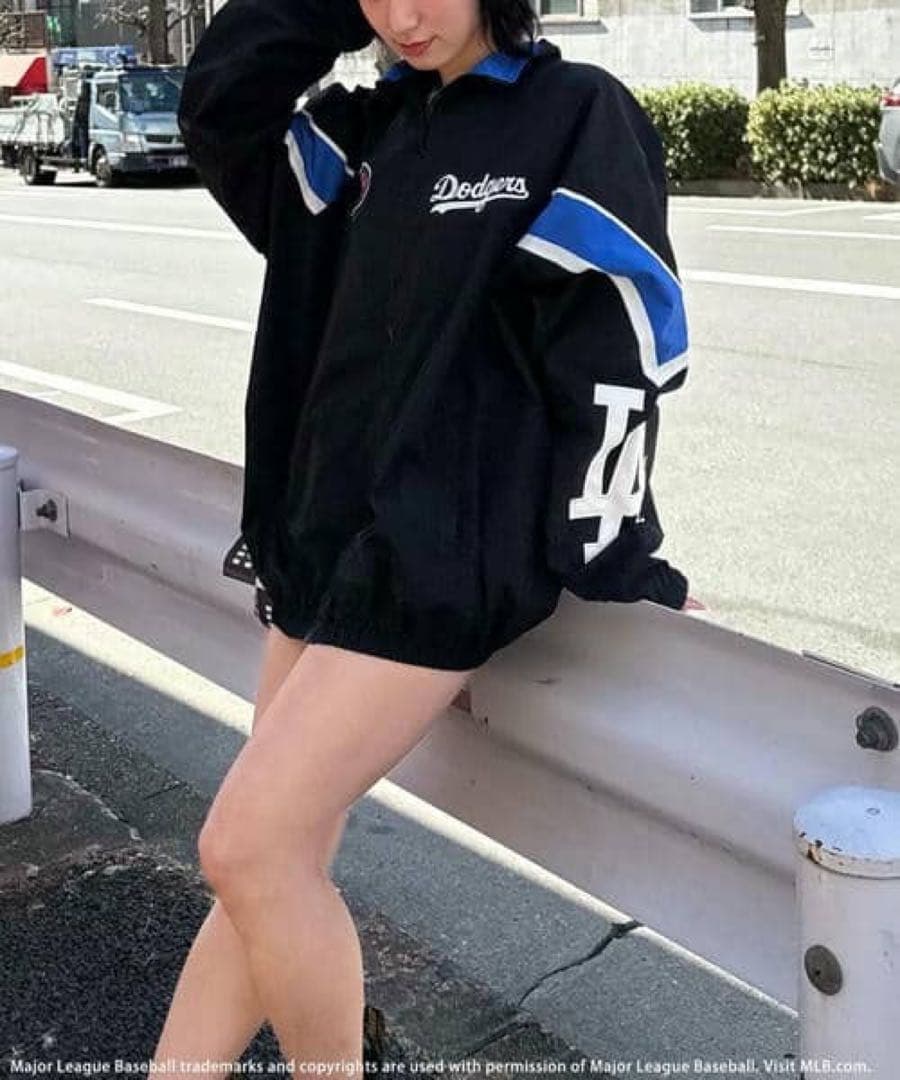 明日迄値下げ　MLB TOKYO SERIES 2025 配色ナイロンジャケット