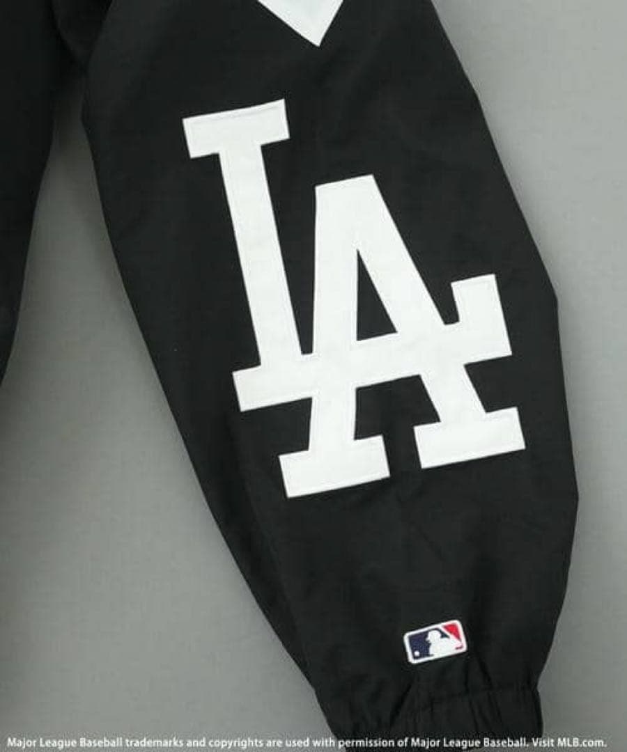 明日迄値下げ　MLB TOKYO SERIES 2025 配色ナイロンジャケット