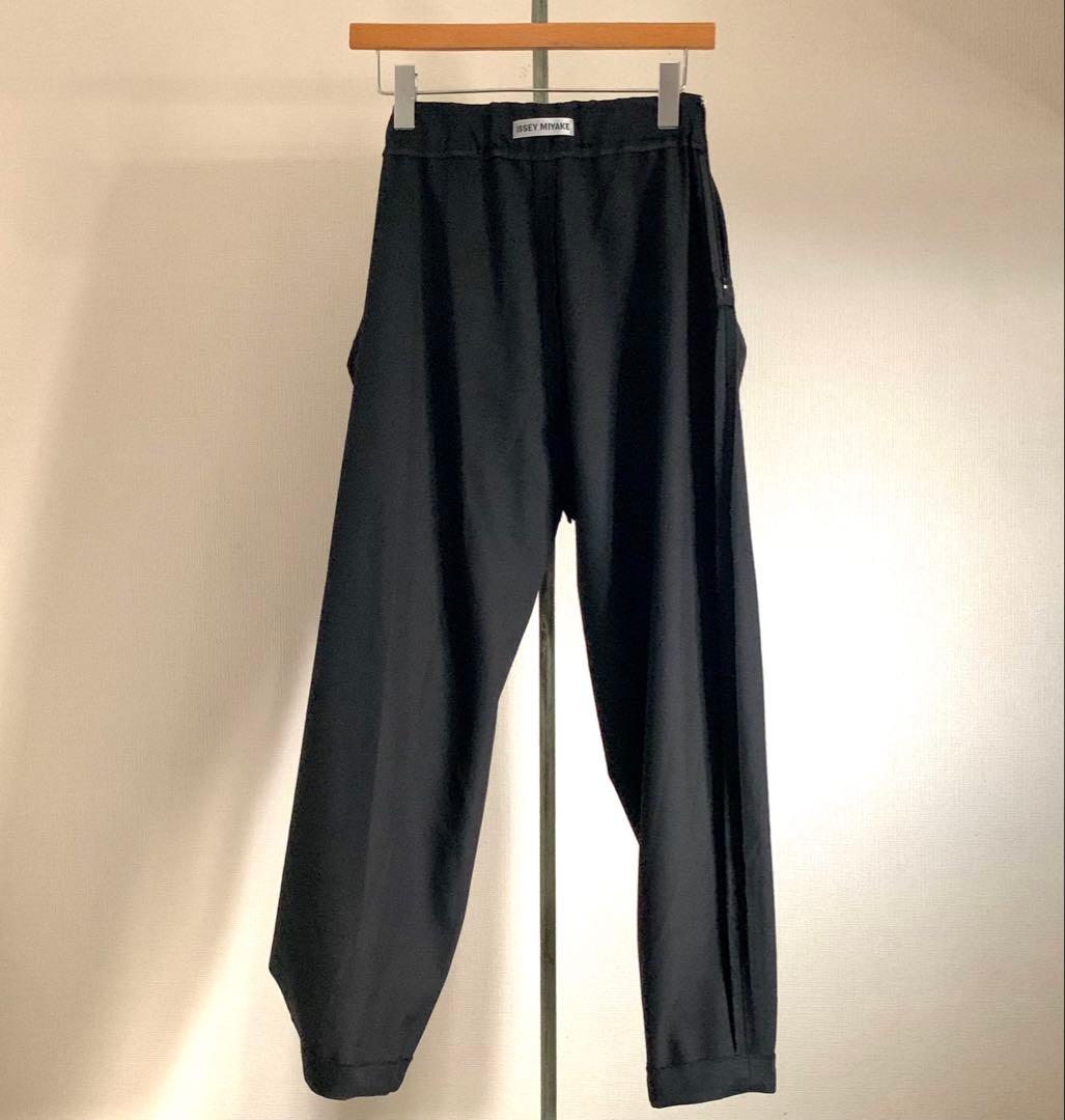 【極美品】ISSEY MIYAKE アシンメトリー　ウールパンツ　サイズ1 黒