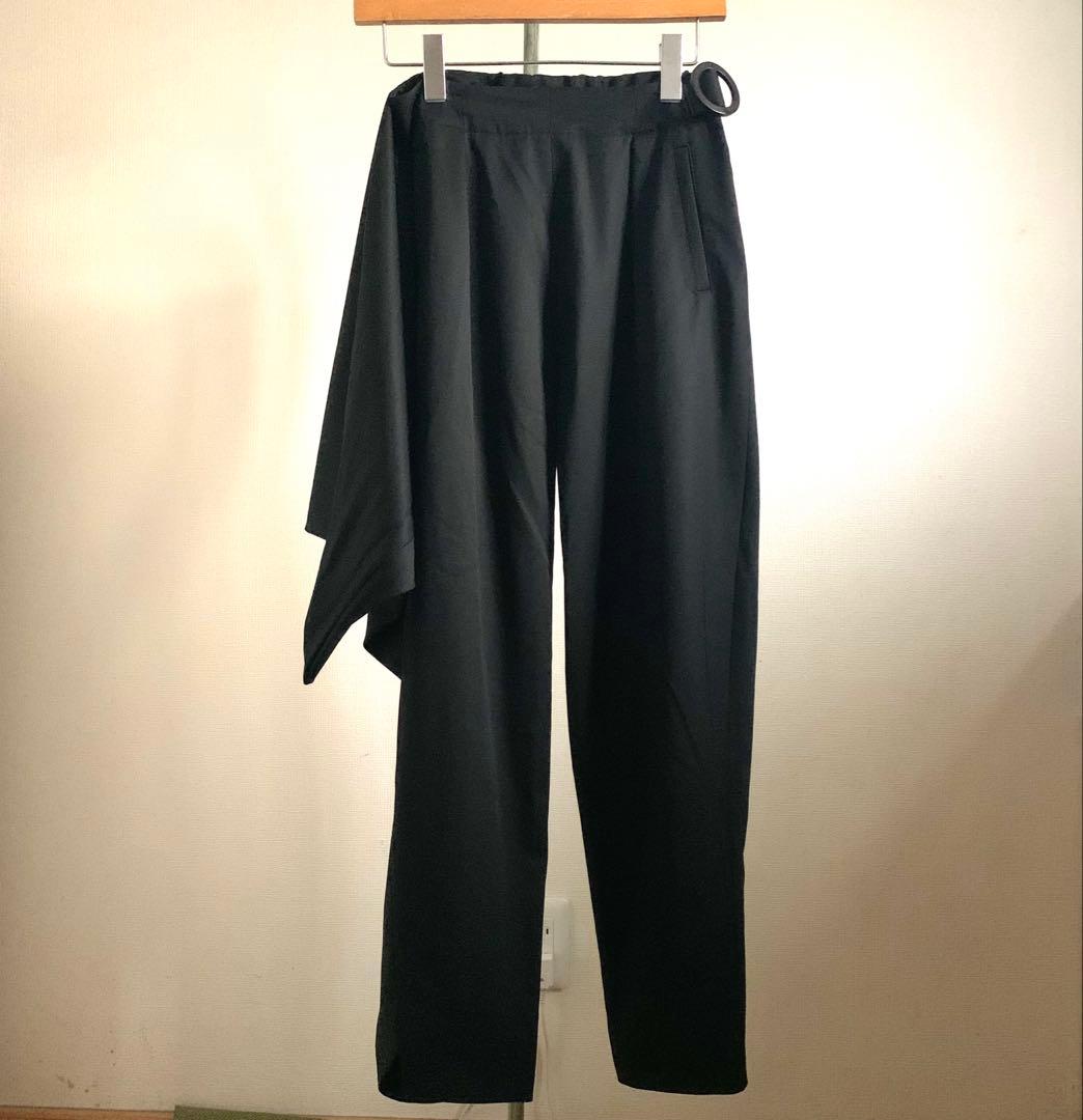【極美品】ISSEY MIYAKE アシンメトリー　ウールパンツ　サイズ1 黒