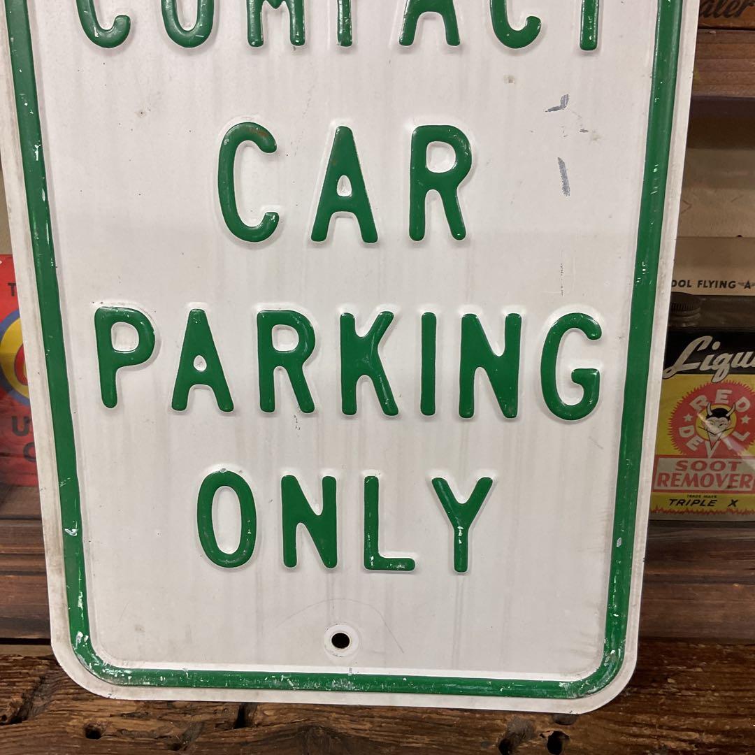 USA コンパクトカー　パーキング看板