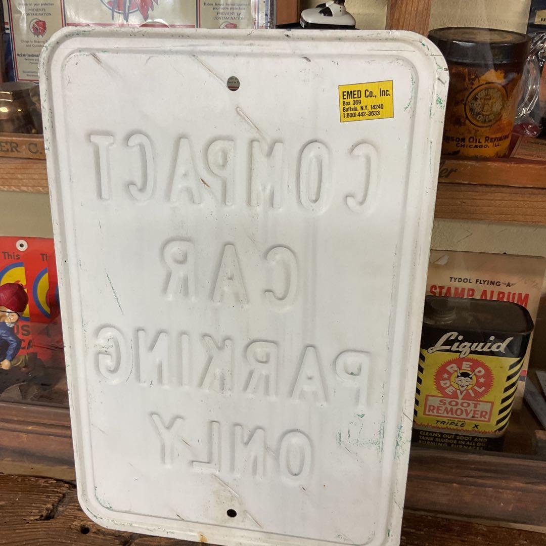 USA コンパクトカー　パーキング看板