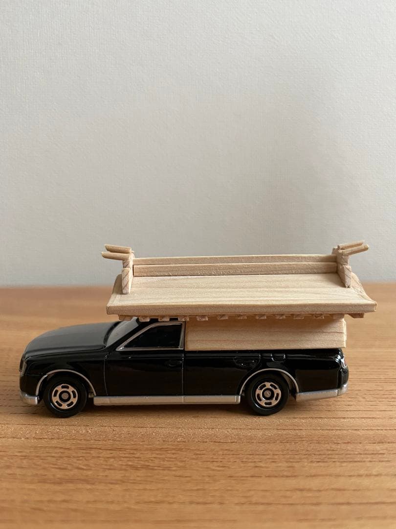 新品 114 トヨタ センチュリー 霊柩車 宮型 改造 木製 ミニカー トミカ
