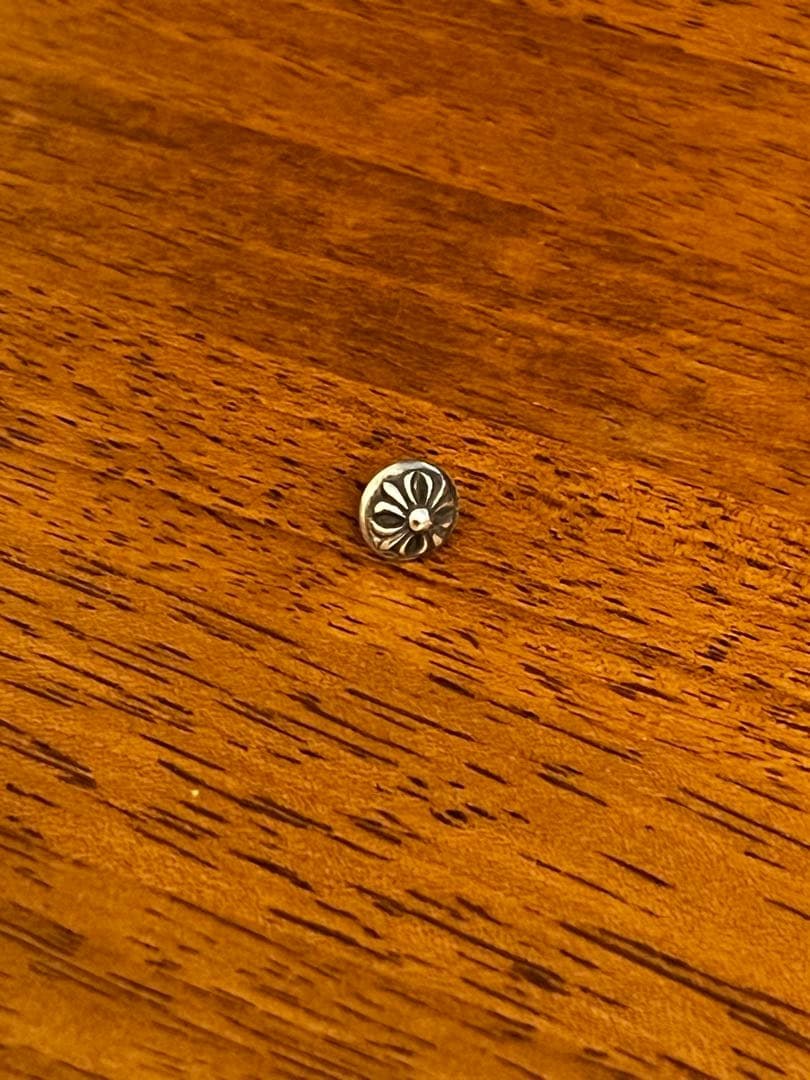 CHROME HEARTSシルバー 花模様 ピアス(片耳用)